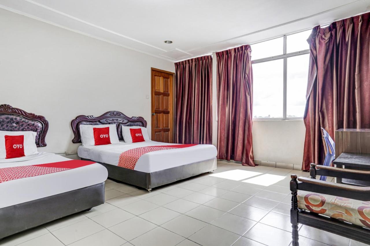 לימבאנג Oyo 90376 Centre Point Hotel מראה חיצוני תמונה