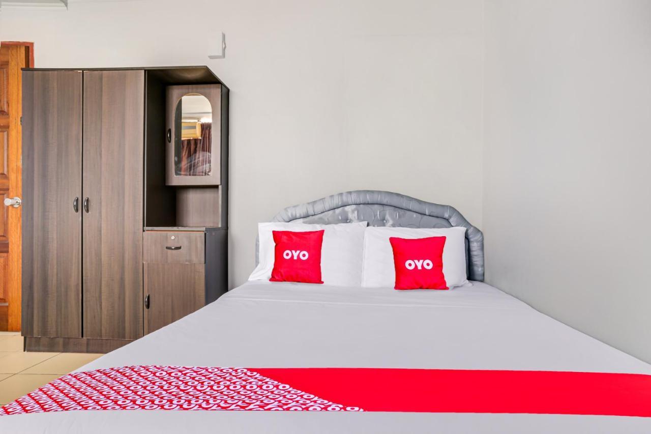לימבאנג Oyo 90376 Centre Point Hotel מראה חיצוני תמונה