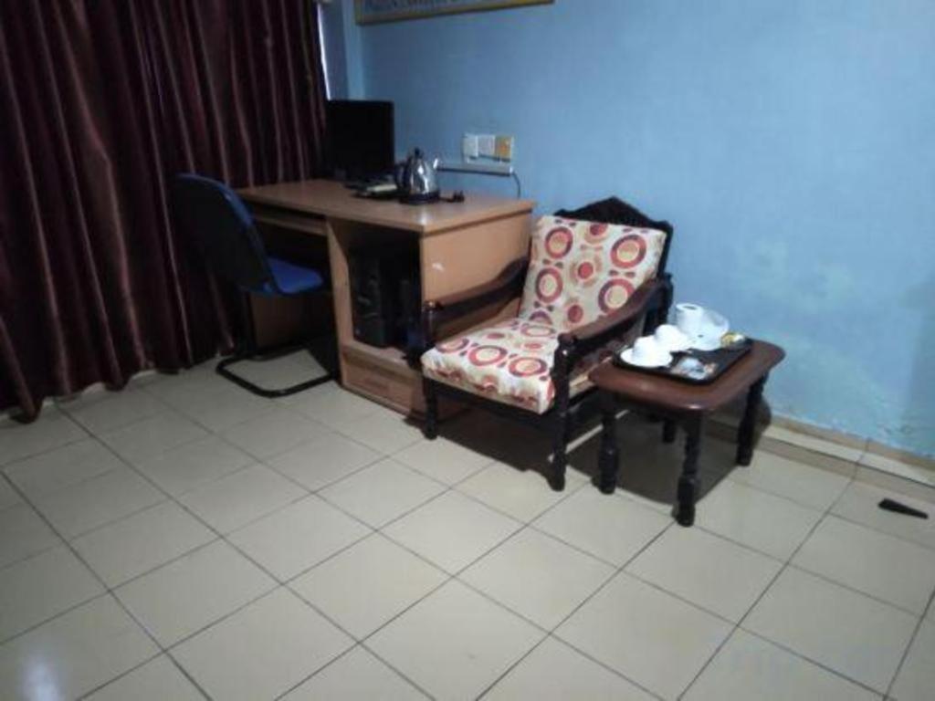 לימבאנג Oyo 90376 Centre Point Hotel מראה חיצוני תמונה