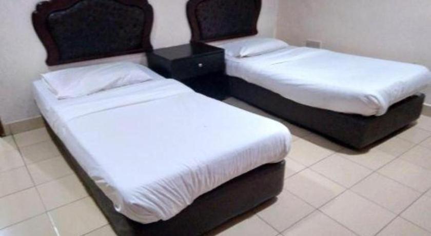 לימבאנג Oyo 90376 Centre Point Hotel מראה חיצוני תמונה
