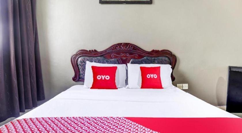 לימבאנג Oyo 90376 Centre Point Hotel מראה חיצוני תמונה